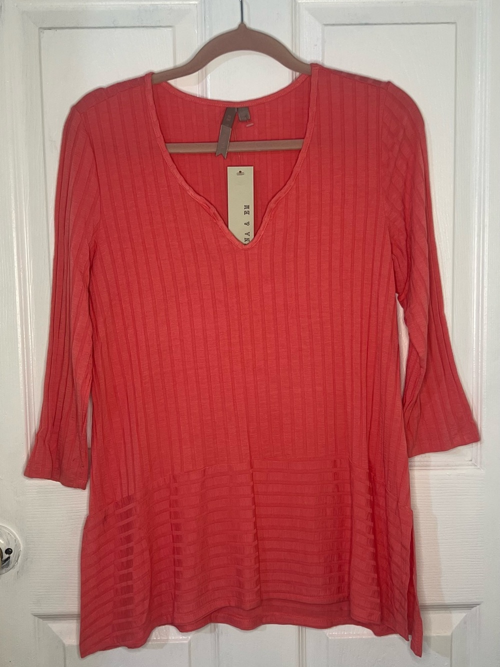 Coral V-Neck Top Size M 3/4 sleeve